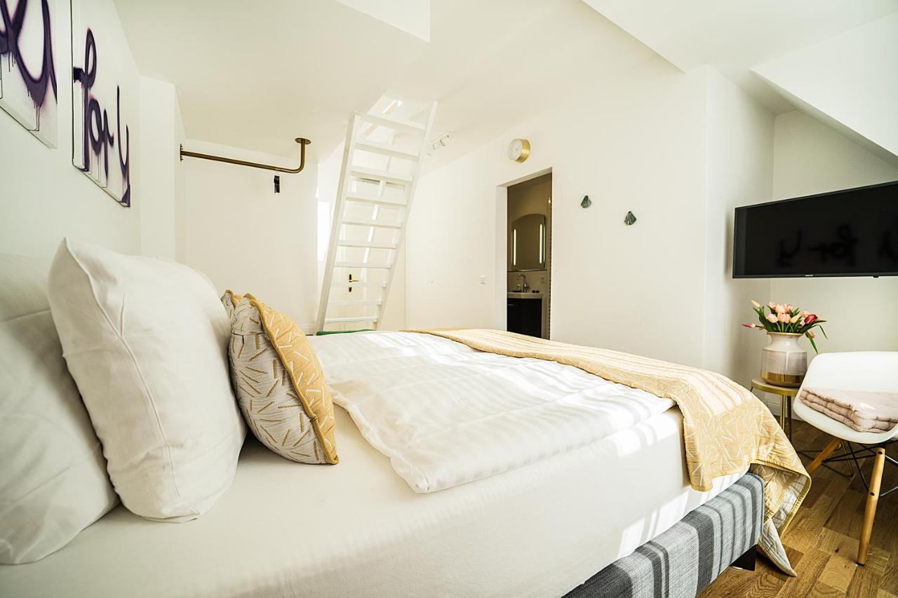 Victoria Hotel Дюселдорф Екстериор снимка